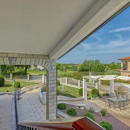 Appartement Silvia Ii With Private Pool Vižinada