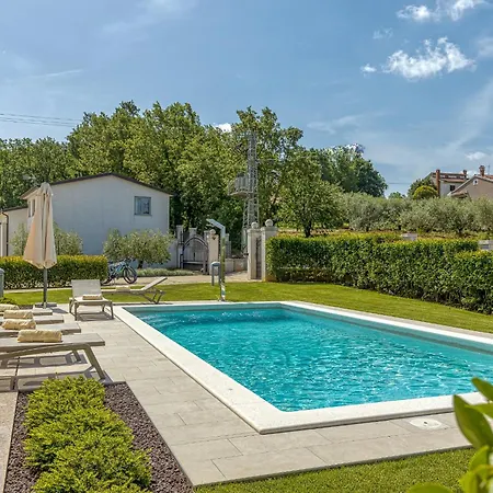 Silvia Ii With Private Pool Appartement