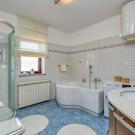 Silvia Ii With Private Pool Appartamento Vižinada