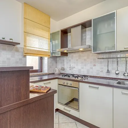 Silvia Ii With Private Pool Appartamento *