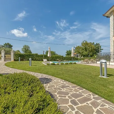 Silvia Ii With Private Pool Appartamento Vižinada