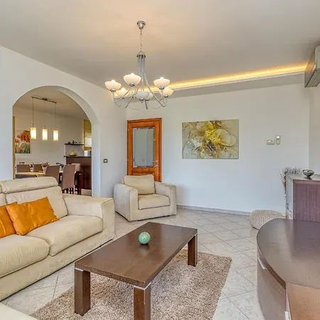 Silvia Ii With Private Pool Appartement *