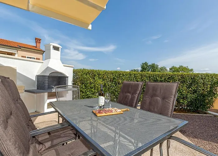 Apartman Silvia Ii With Private Pool Vizinada