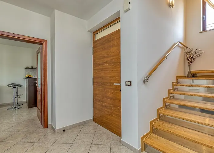 Silvia Ii With Private Pool