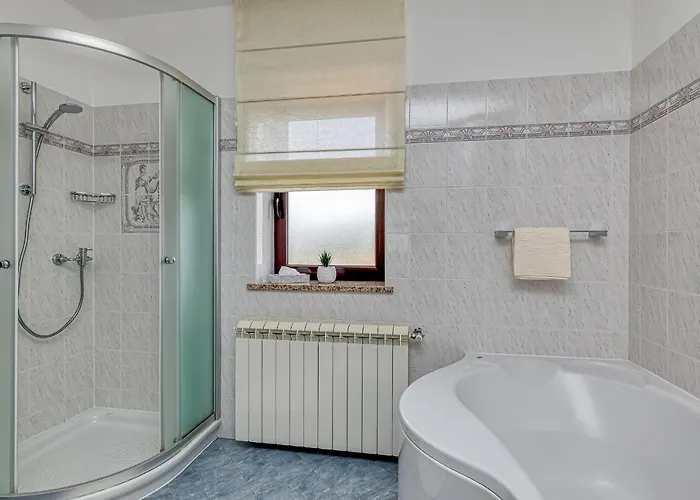 Silvia Ii With Private Pool Vizinada