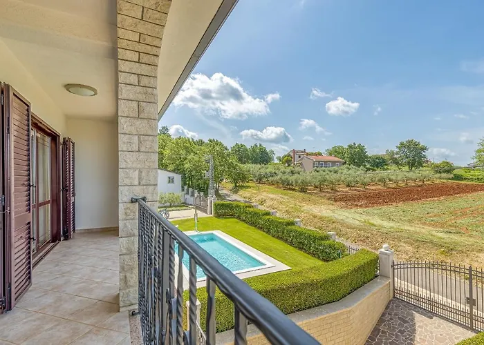 Silvia Ii With Private Pool * Vizinada