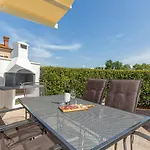 Apartament Silvia Ii With Private Pool Vižinada